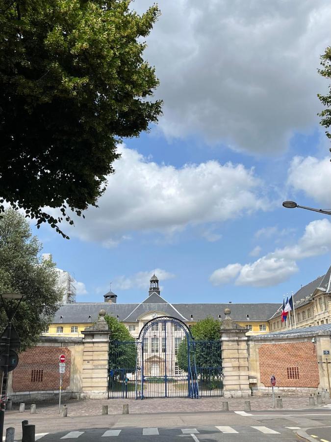 Le Flaubert, Appartement Et Parking En Centre Ville Rouen Eksteriør bilde